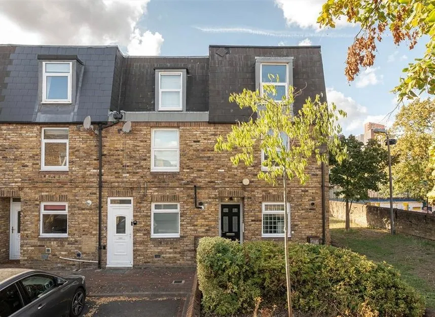 3 bed house for sale, Kenchester Close, South Lambeth, SW8