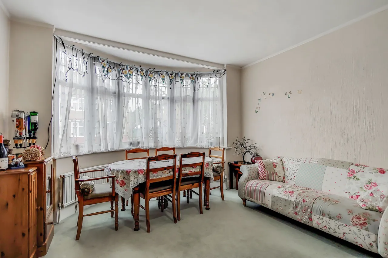 45 Courtfield Avenue, Harrow, photo 3
