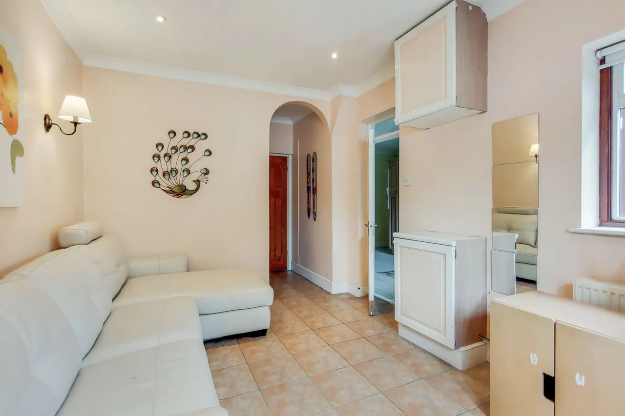 45 Courtfield Avenue, Harrow, photo 11