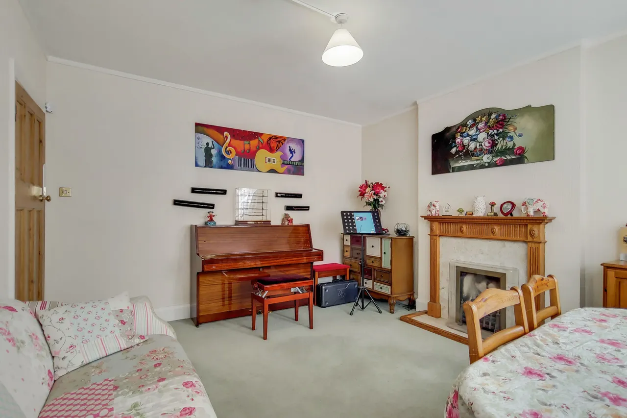 45 Courtfield Avenue, Harrow, photo 4