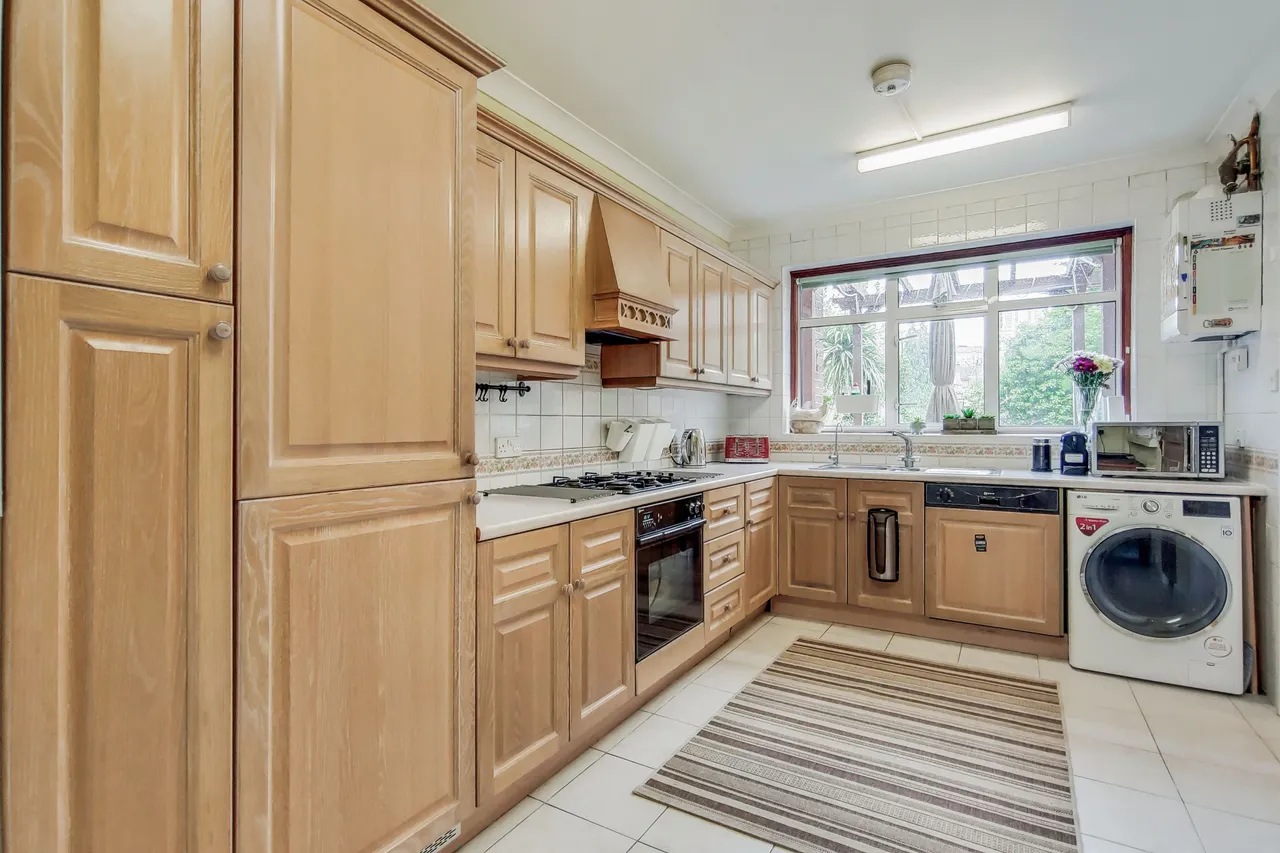 45 Courtfield Avenue, Harrow, photo 8
