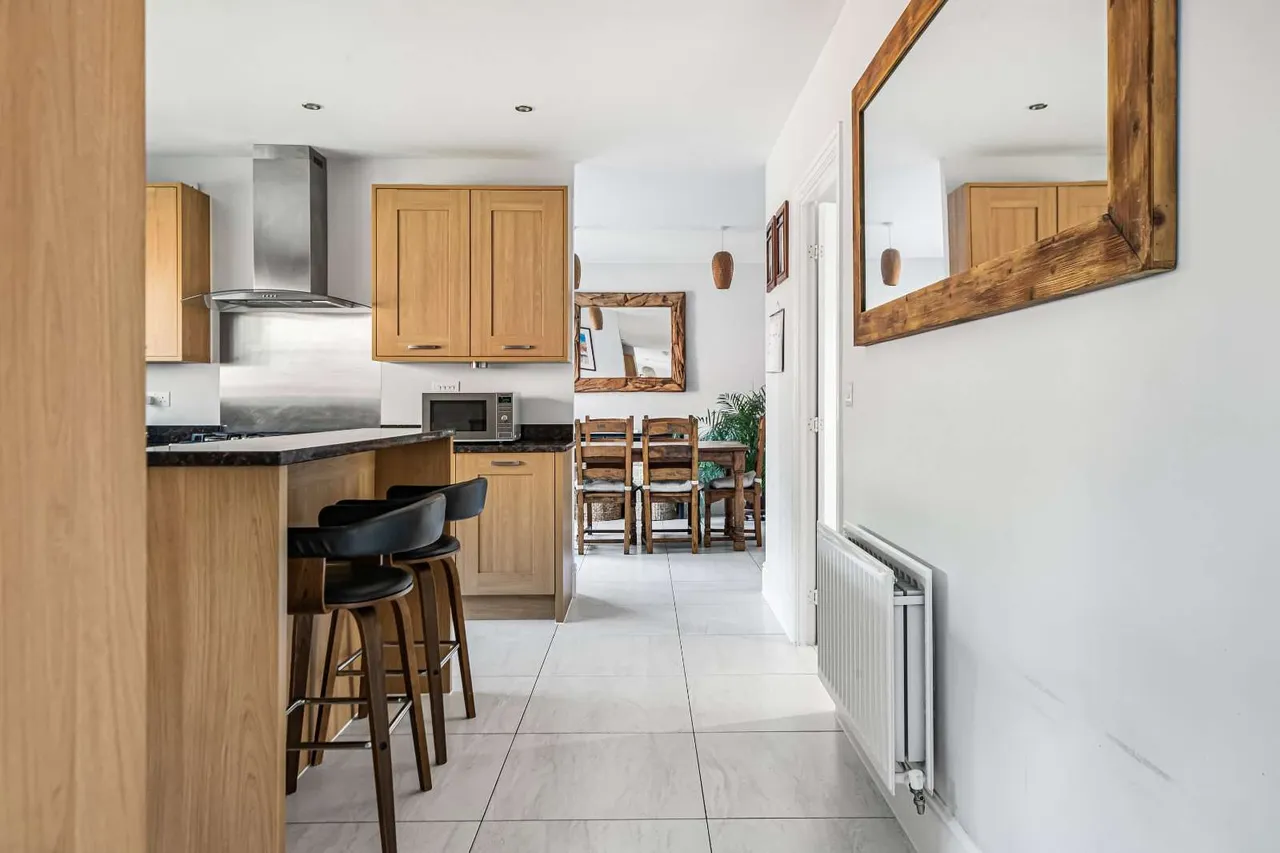 Whalebone Wood Road, Pease Pottage, Crawley, West Sussex, RH11 9GE, photo 9