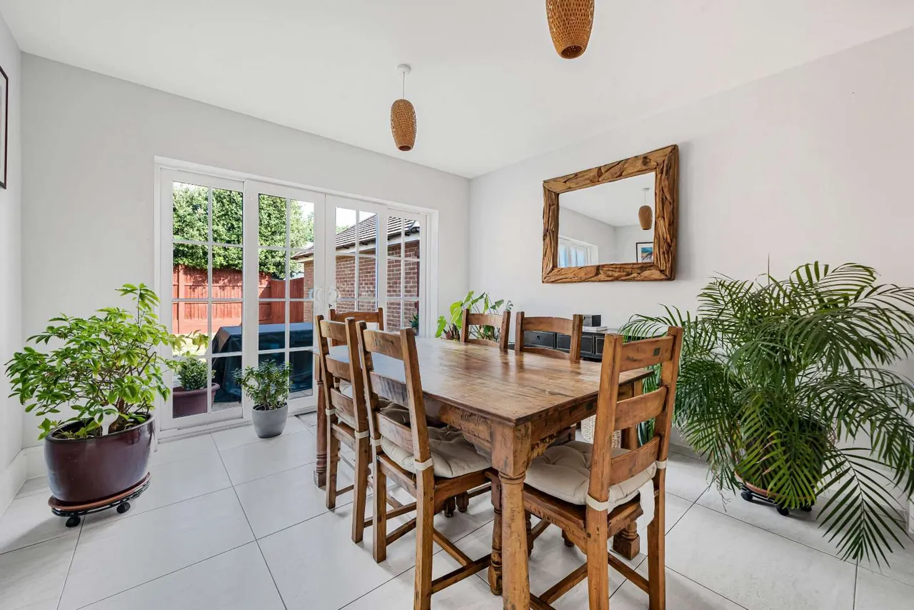 Whalebone Wood Road, Pease Pottage, Crawley, West Sussex, RH11 9GE, photo 10