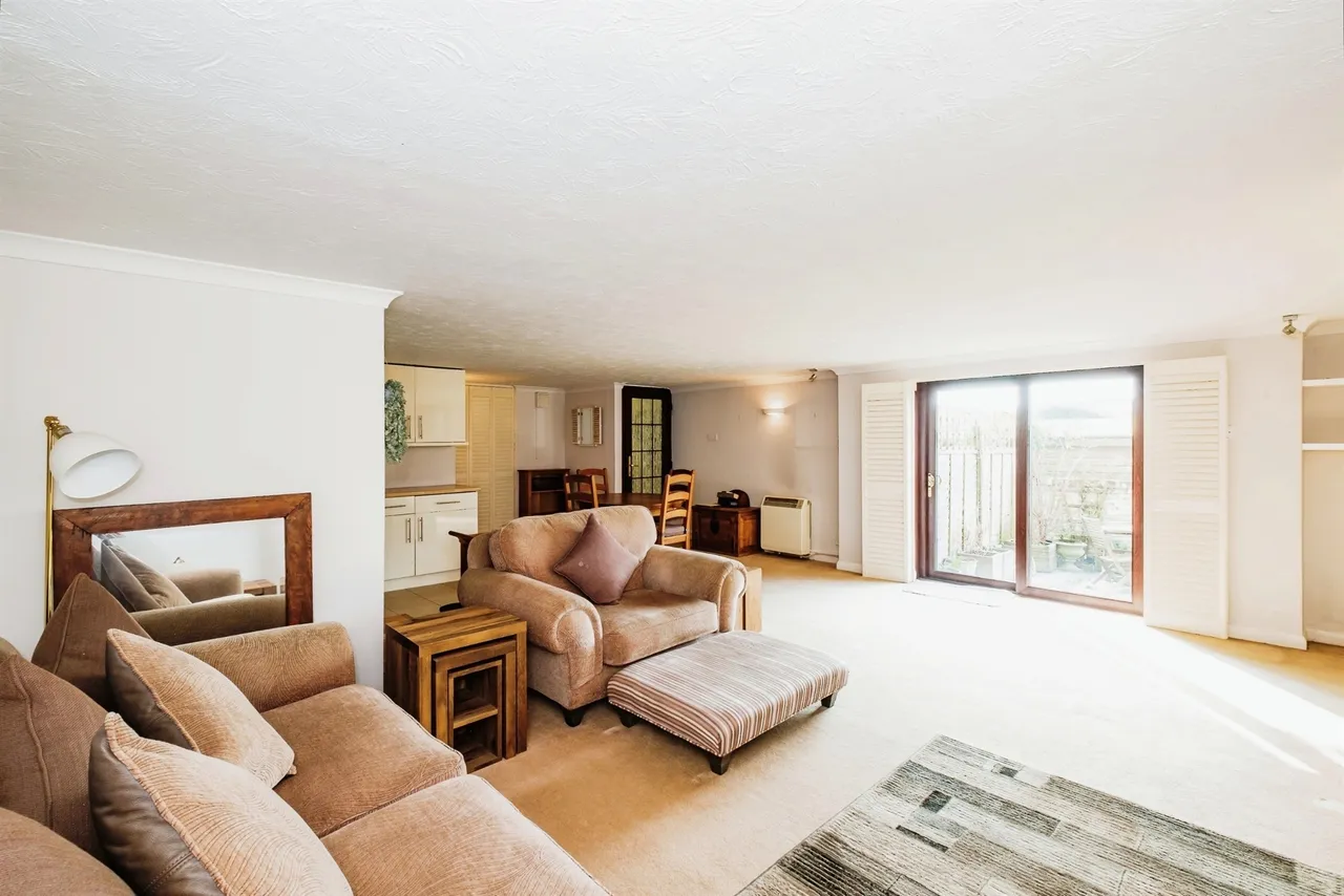 Brighton Road, Lancing, BN15, photo 2