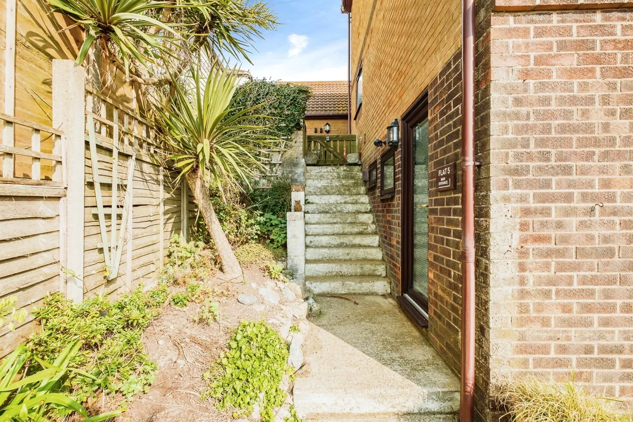 Brighton Road, Lancing, BN15, photo 9
