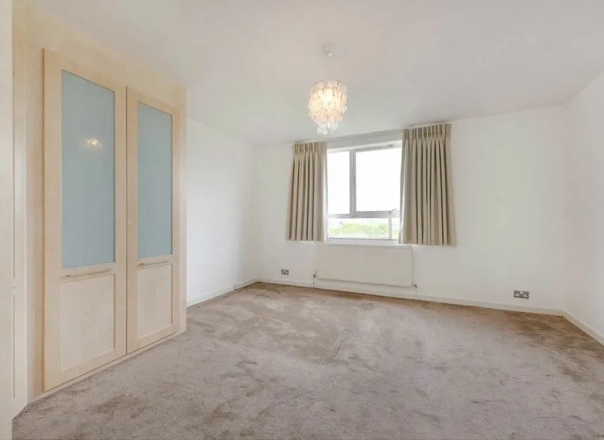 High Mount, Hendon, NW4, photo 7
