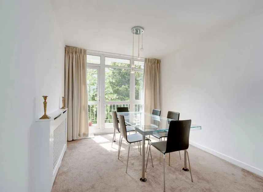 High Mount, Hendon, NW4, photo 5