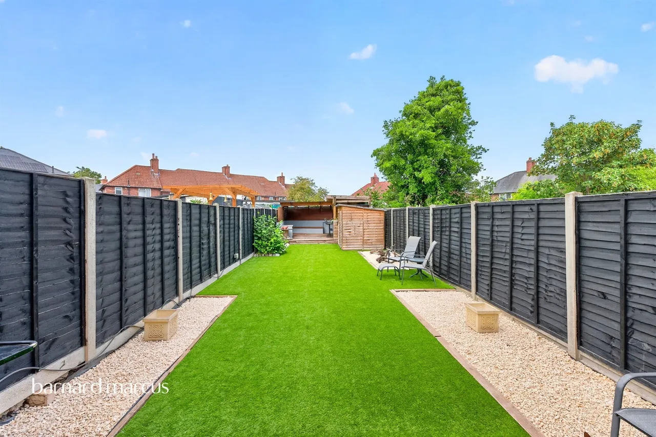 Waltham Road, Carshalton, photo 8
