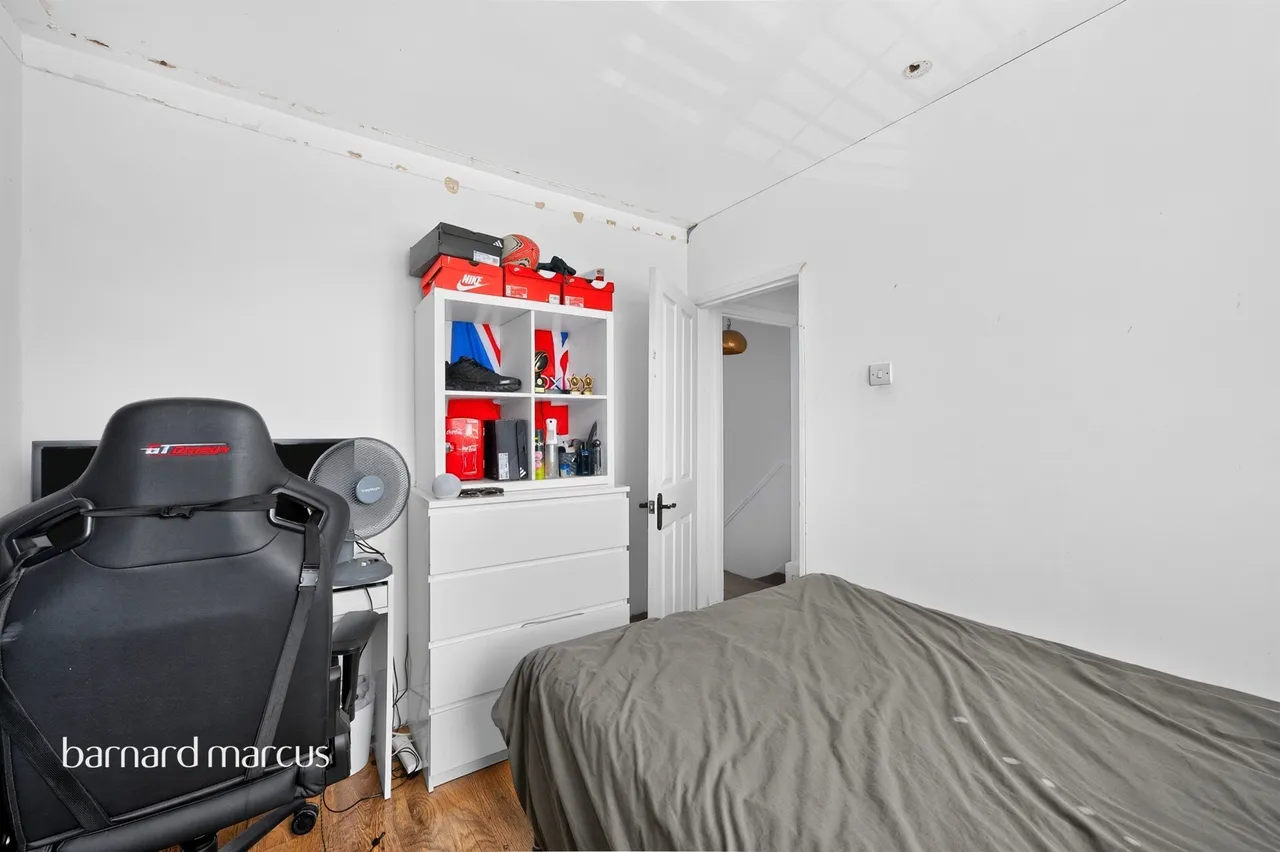Waltham Road, Carshalton, photo 6