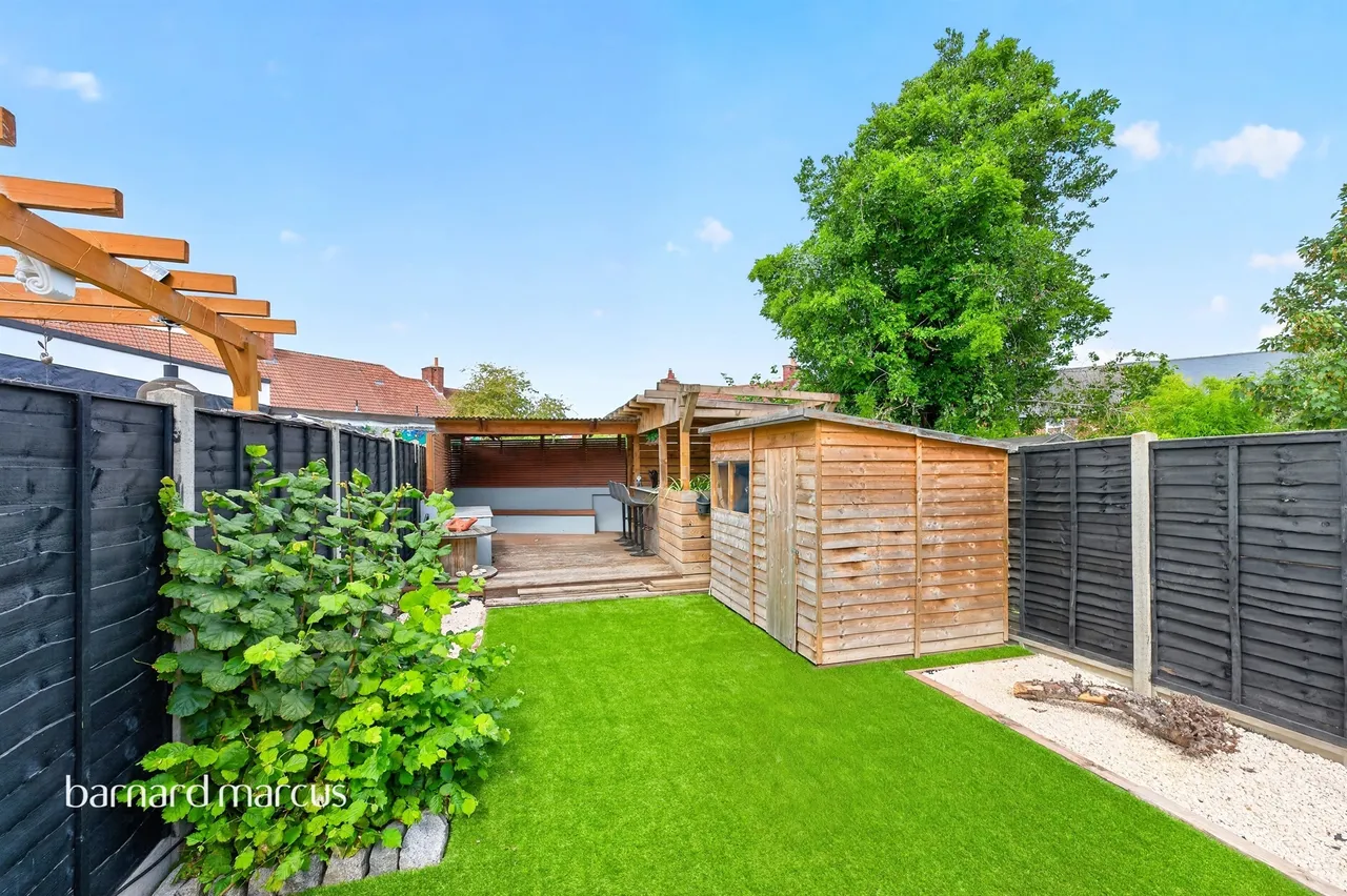 Waltham Road, Carshalton, photo 9