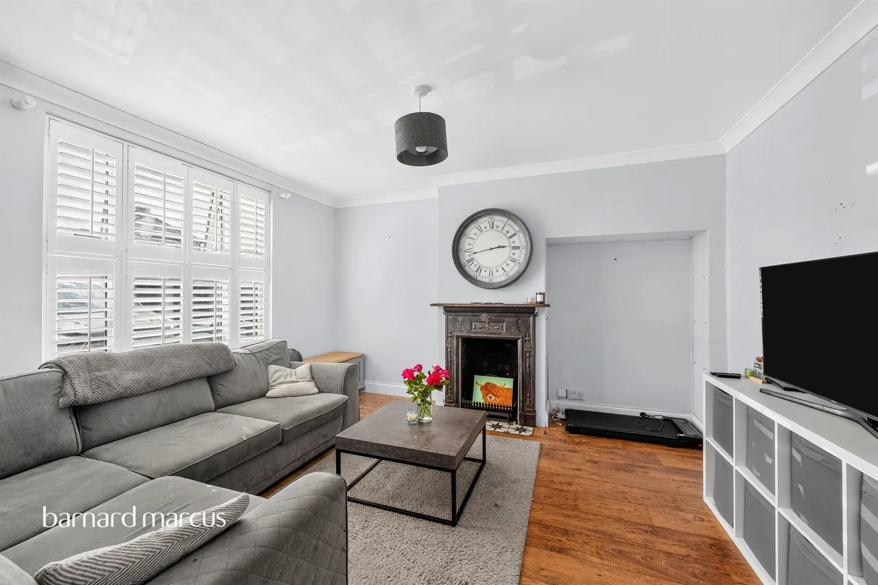 Waltham Road, Carshalton, photo 2