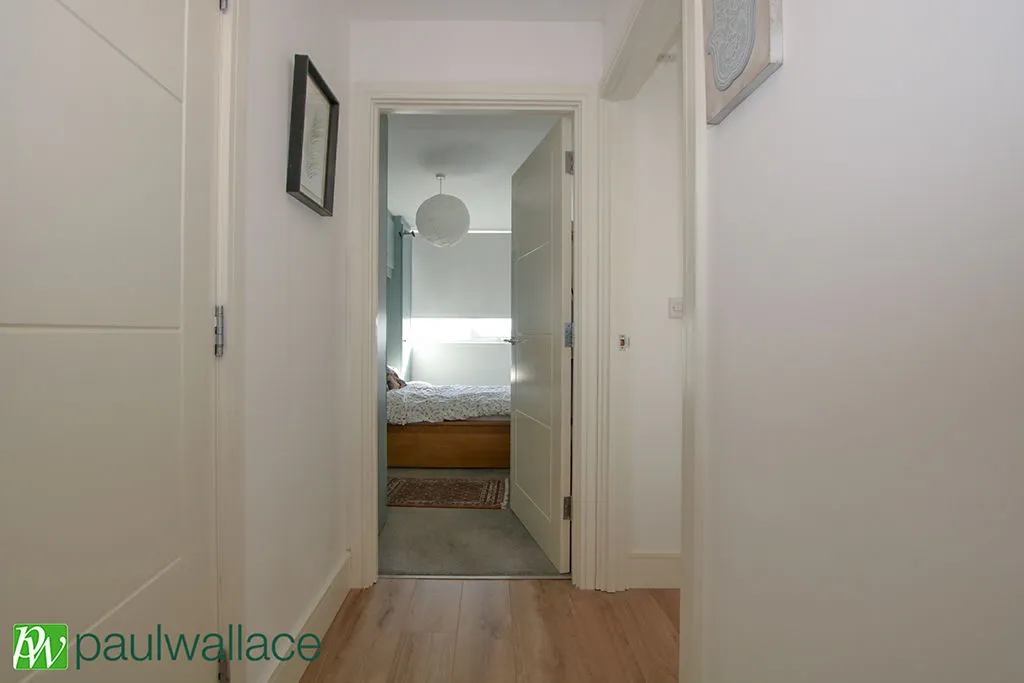High Street, Waltham Cross, EN8, photo 7