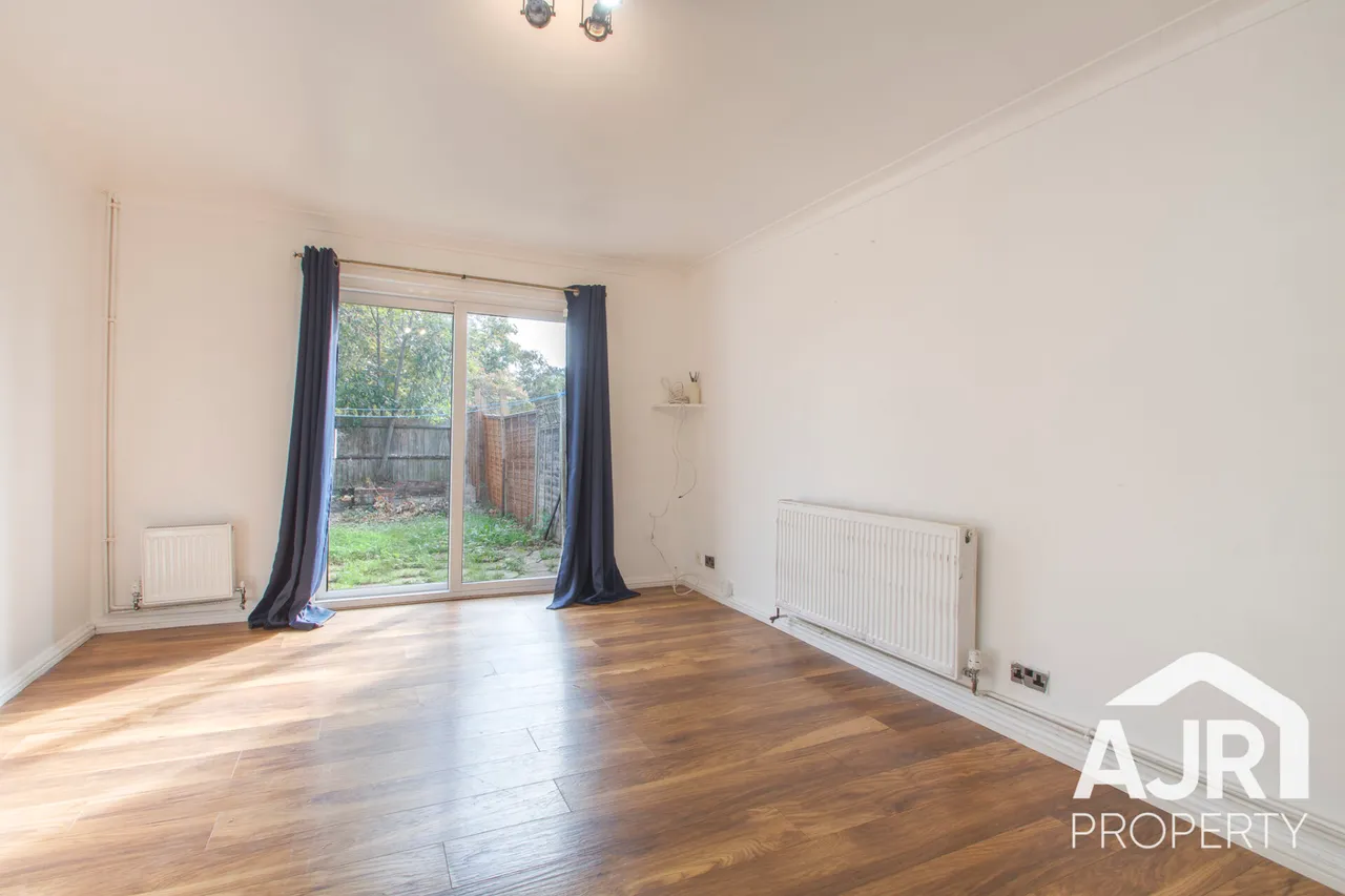 Haldane Road, London, SE28, photo 3