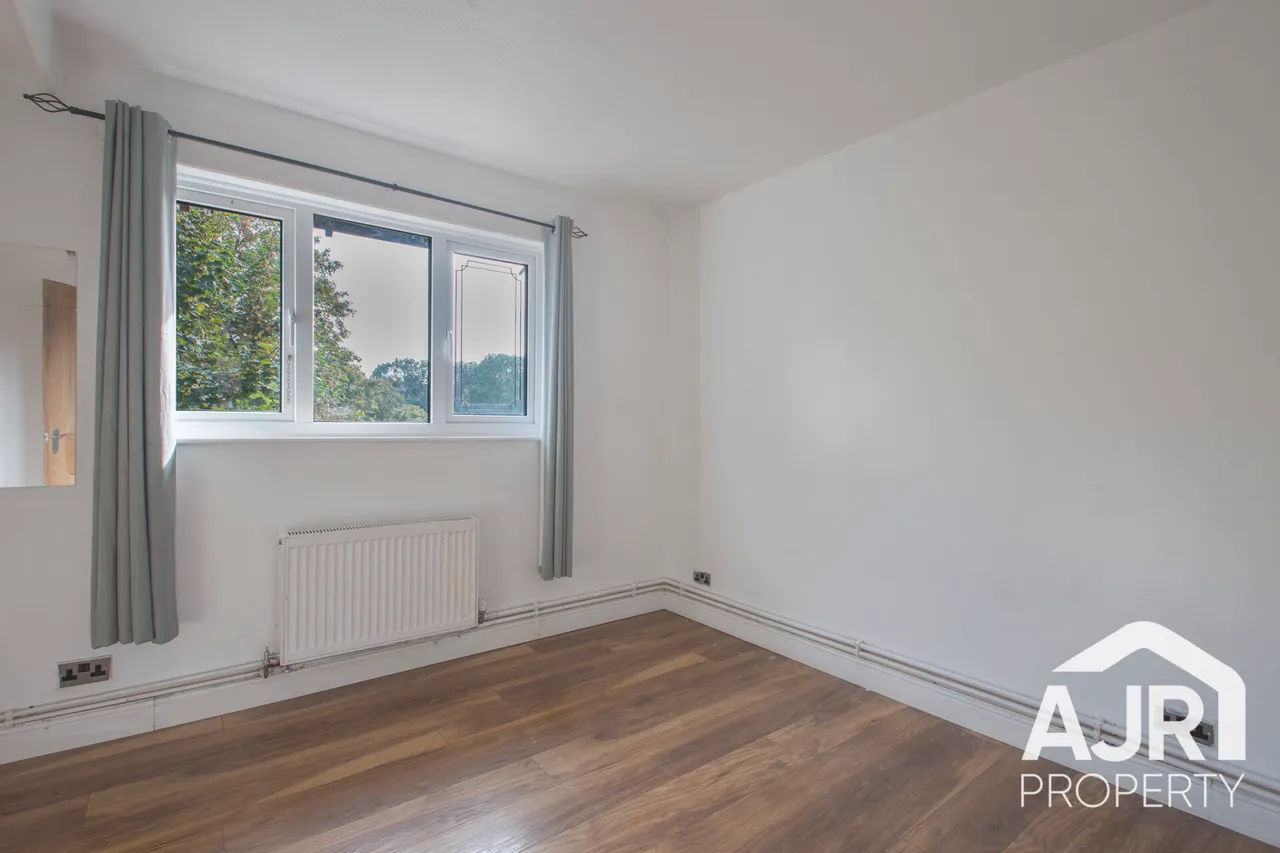Haldane Road, London, SE28, photo 5