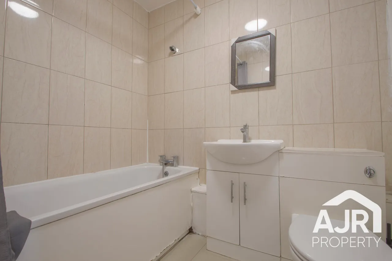 Haldane Road, London, SE28, photo 6