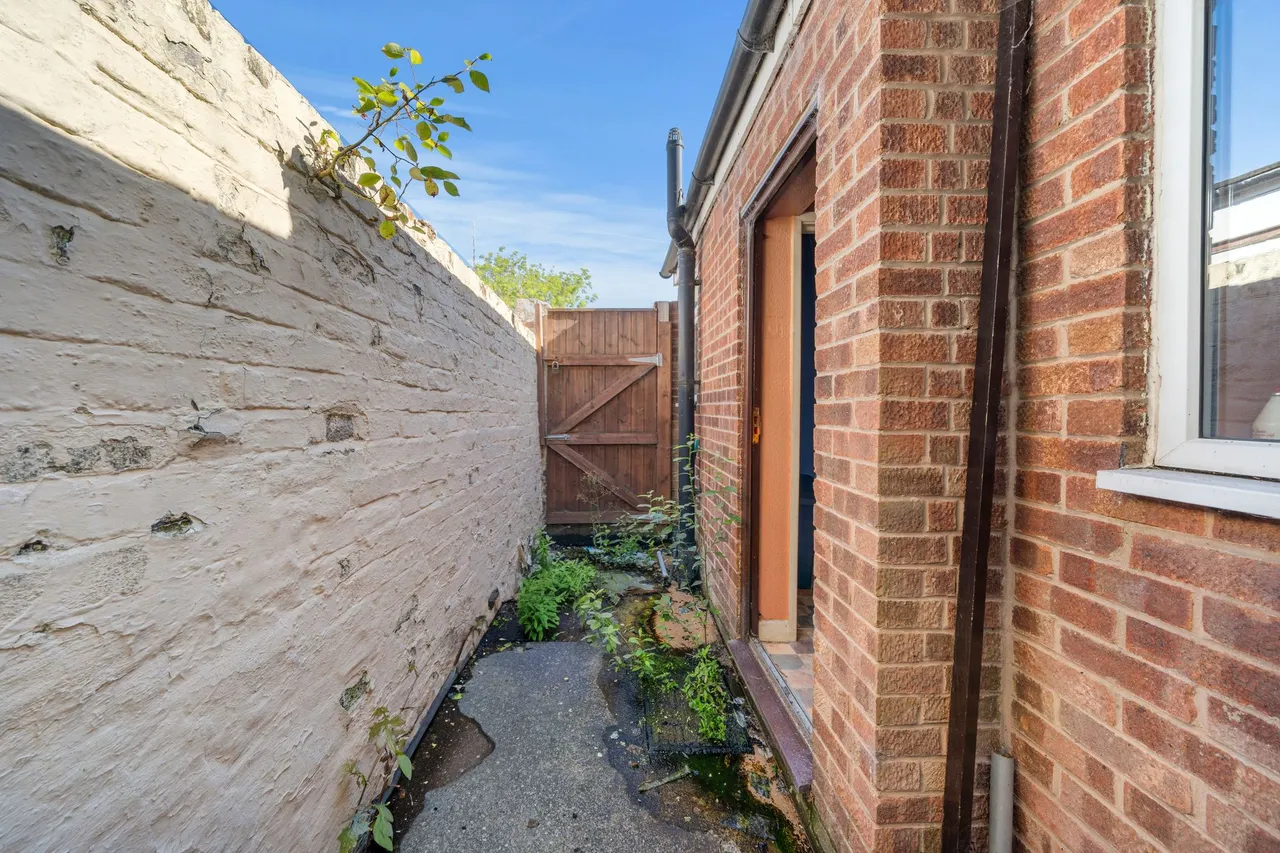 King Street, Newton-Le-Willows, Newton-Le-Willows, WA12 9QU, photo 4