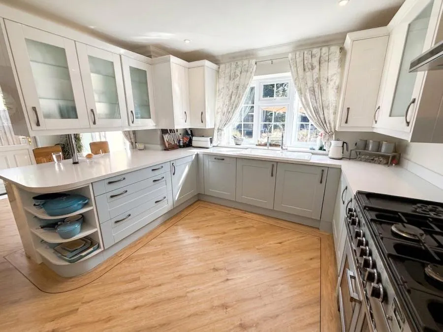 Vale Road, Camberley, GU15, photo 13