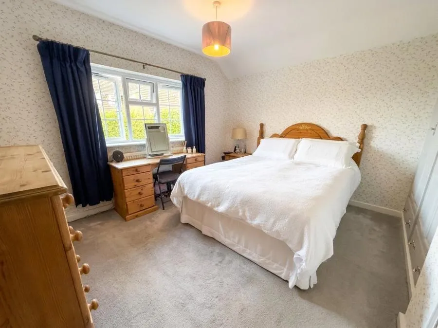 Vale Road, Camberley, GU15, photo 7