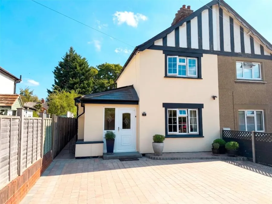 3 bed house for sale, Vale Road, Camberley, GU15