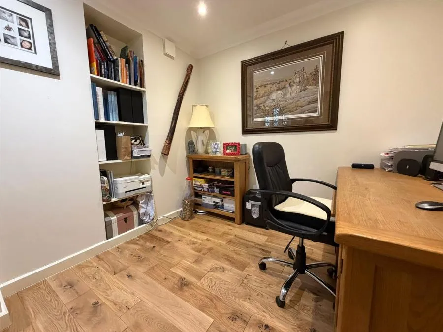 Vale Road, Camberley, GU15, photo 6