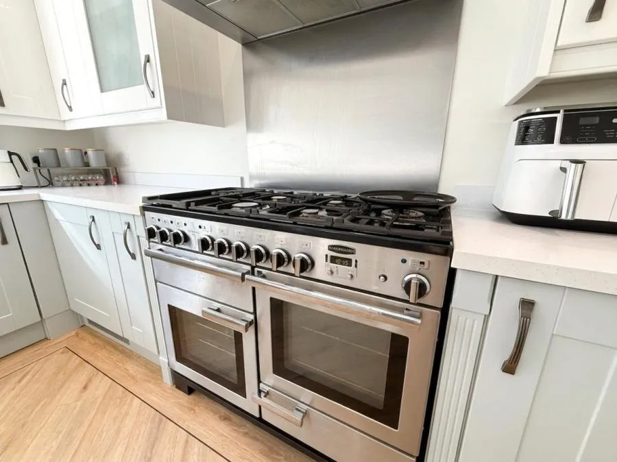 Vale Road, Camberley, GU15, photo 14
