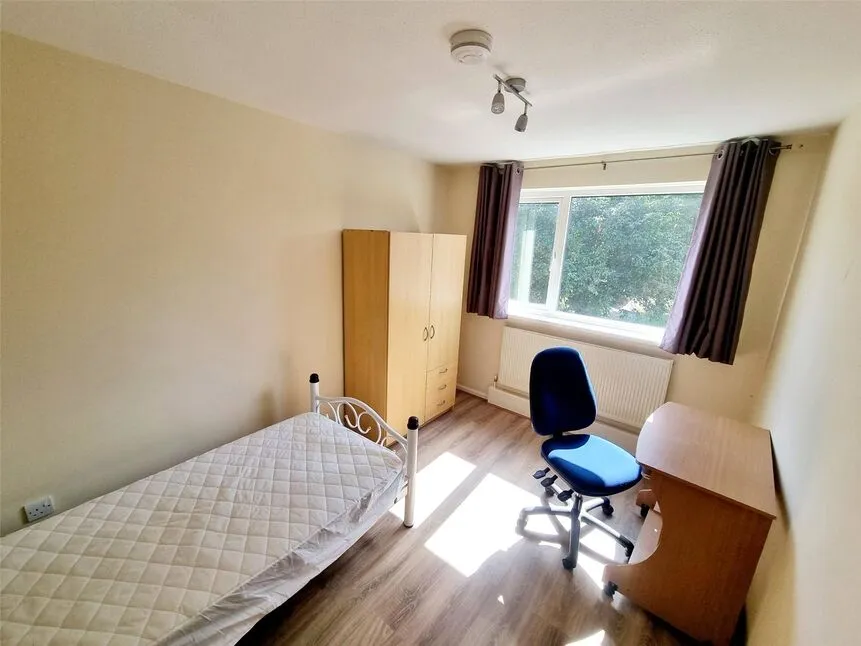 Warwick Court, Loughborough, Leicestershire, LE11, photo 7