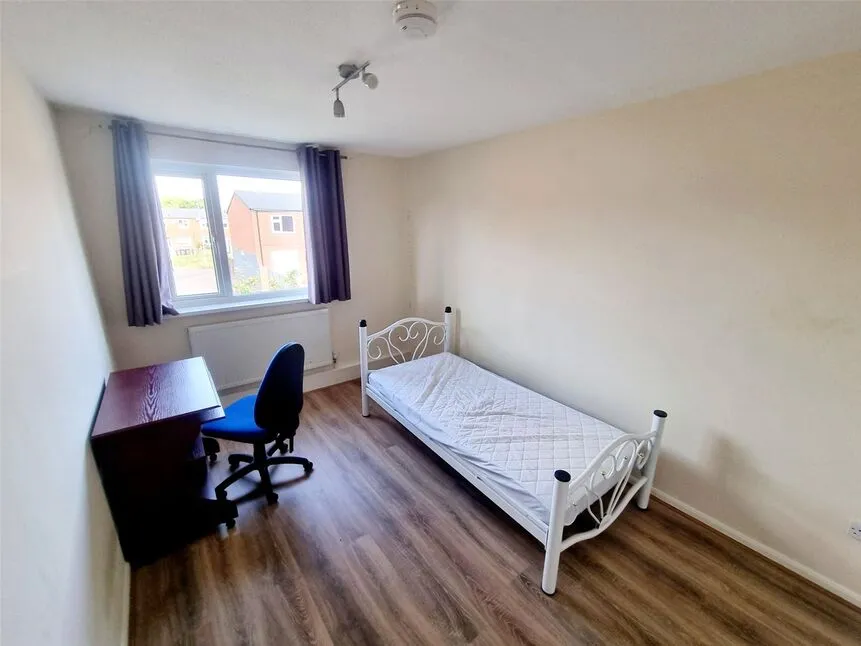 Warwick Court, Loughborough, Leicestershire, LE11, photo 8
