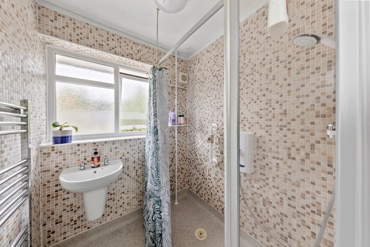 Cuerdon Drive, Thelwall, Warrington, Warrington, WA4 3JU, photo 12