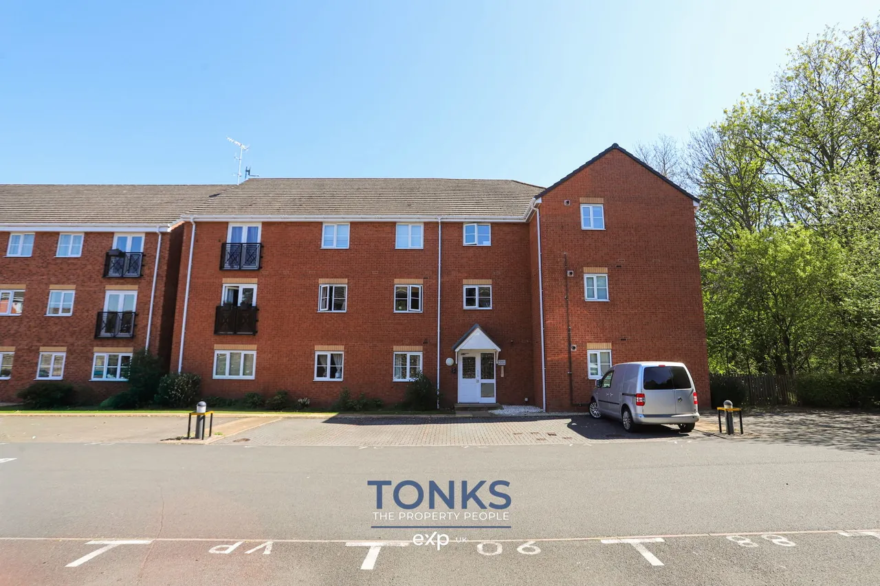 2 bed flat for sale, Century Way, Halesowen, B63
