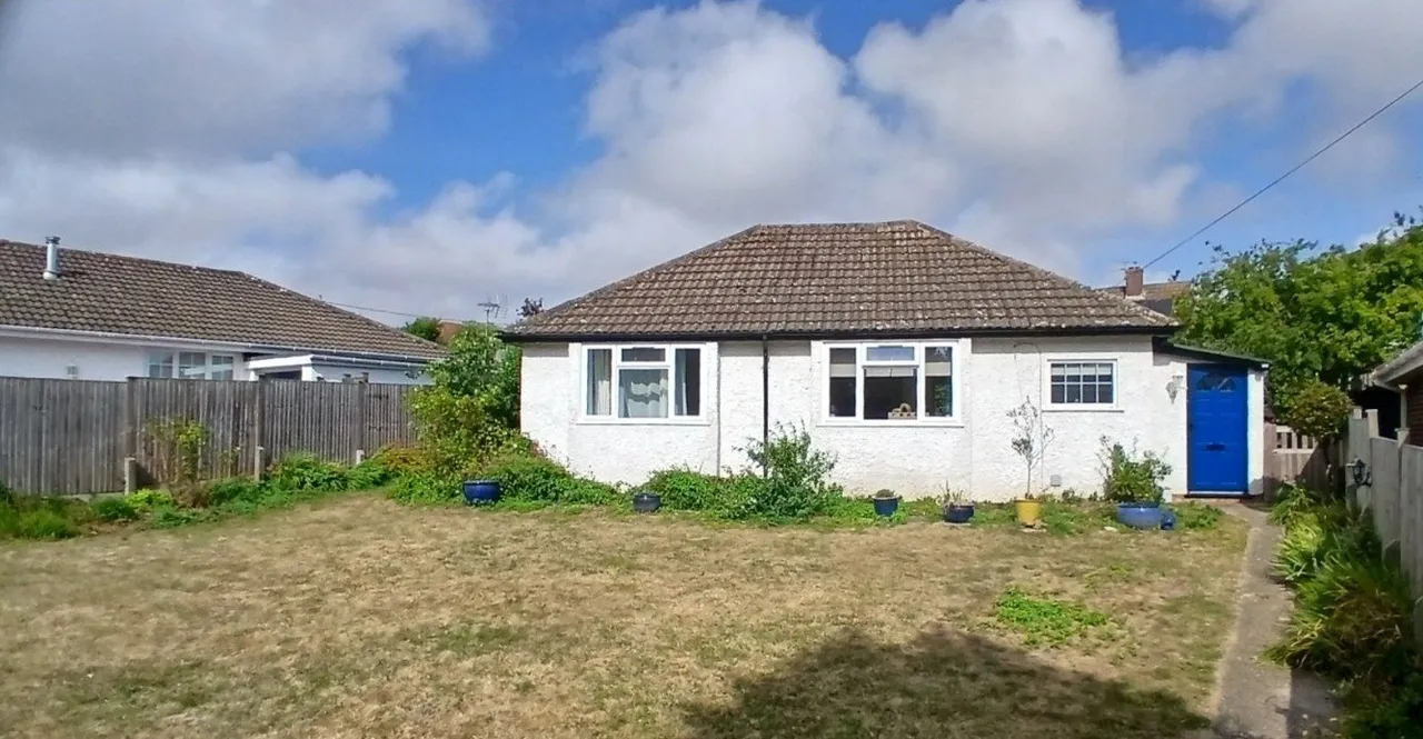 2 bed house for sale, Sea Road, Kingsdown, CT14