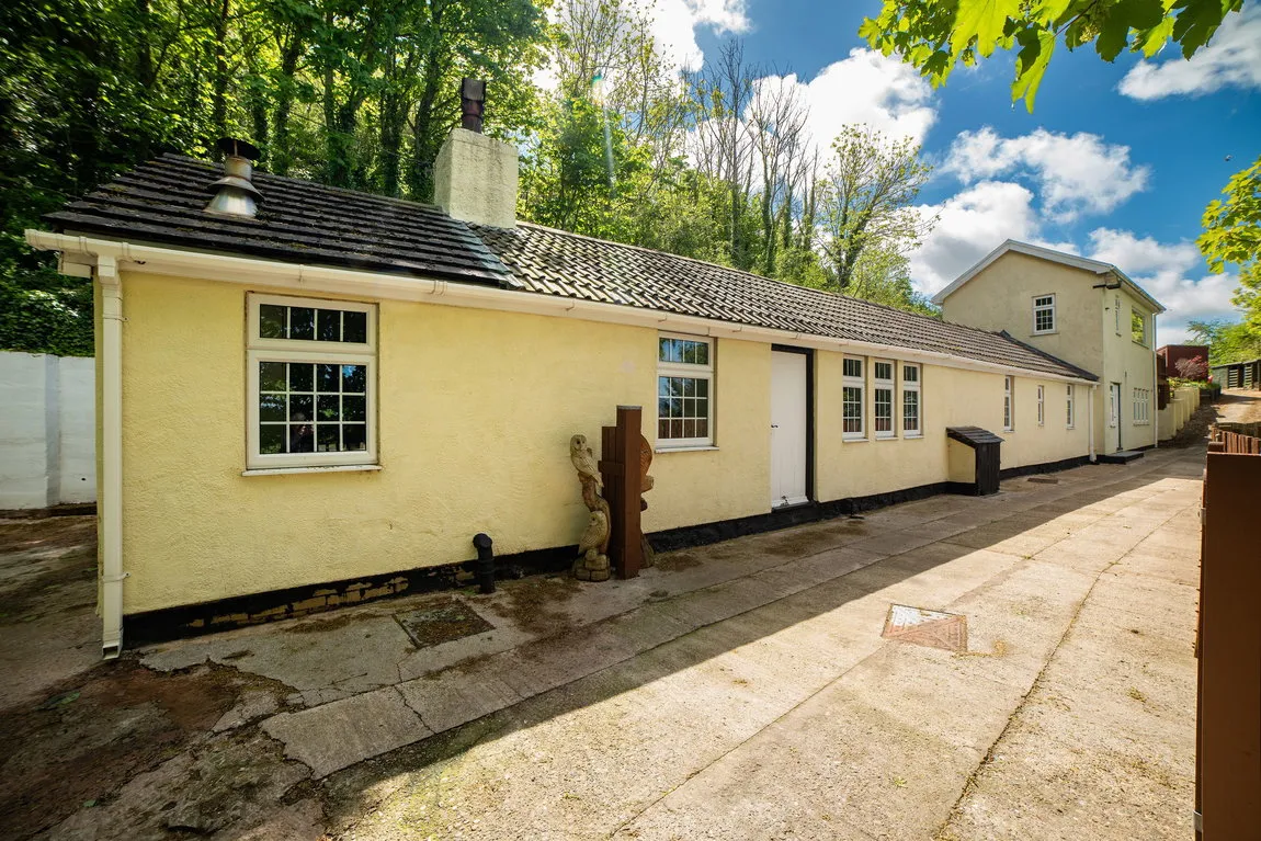 3 bed house for sale — Hiraddug Road, Dyserth, Dyserth, Denbighshire, LL18 6HS