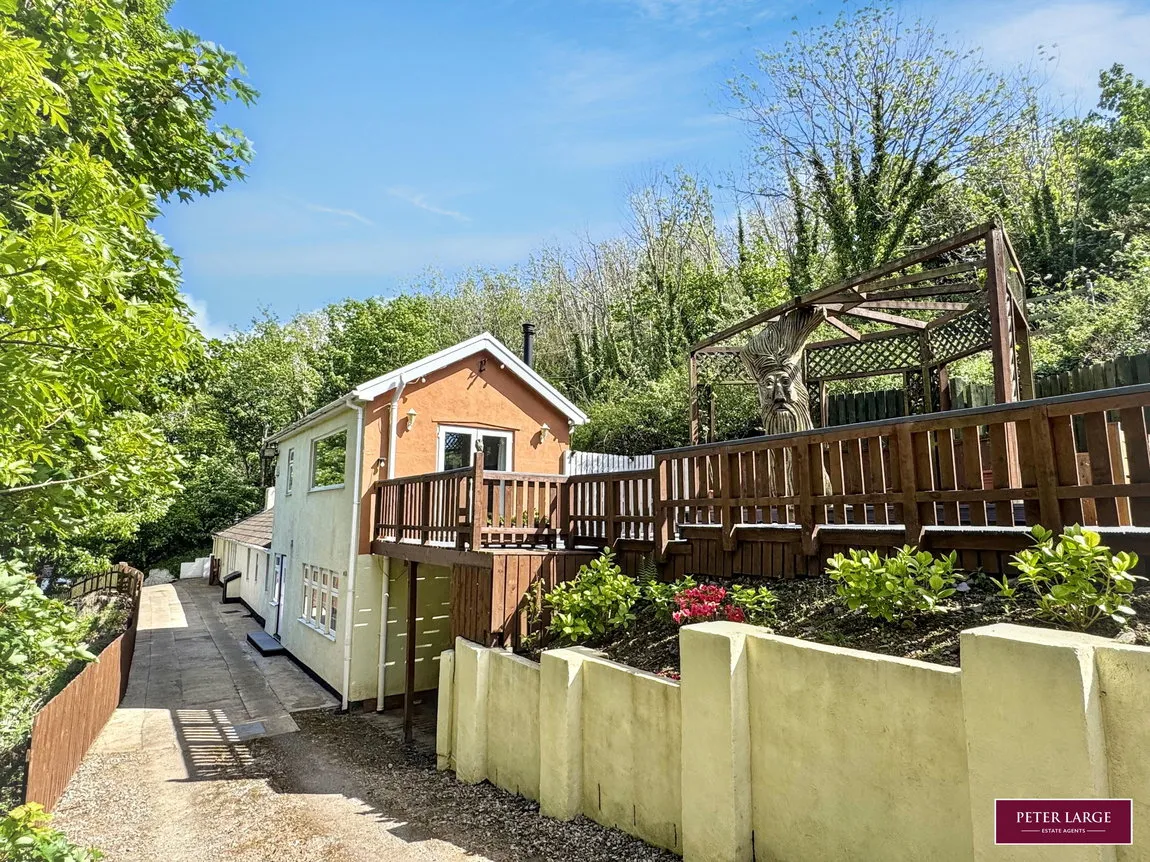 Hiraddug Road, Dyserth, Dyserth, Denbighshire, LL18 6HS, photo 2