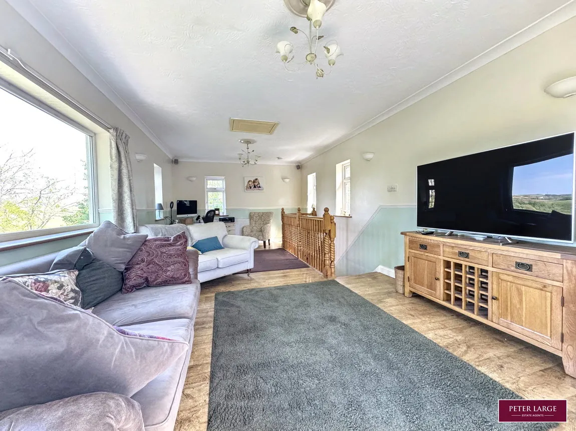 Hiraddug Road, Dyserth, Dyserth, Denbighshire, LL18 6HS, photo 3