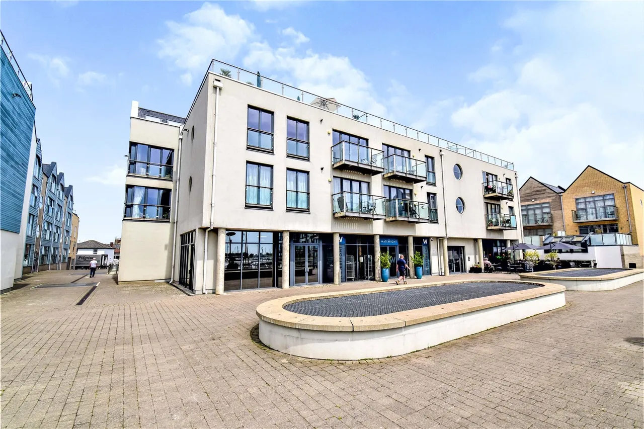 1 bed upper floor to rent, Waterside Marina, Brightlingsea, CO7