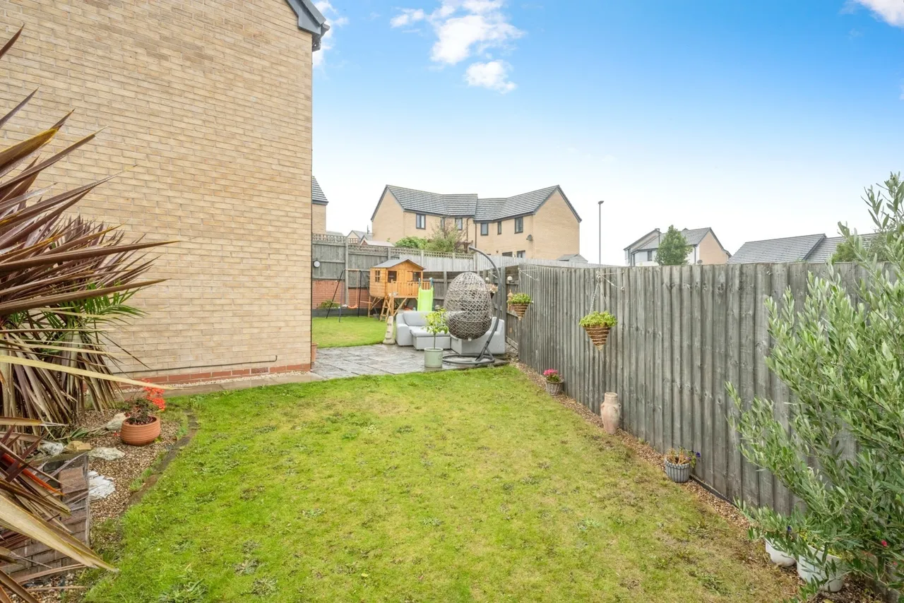 Roberts Road, Edlington, Doncaster, South Yorkshire, DN12, photo 17