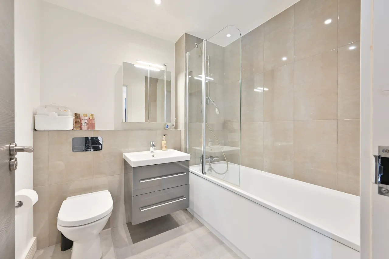 Harrow, HA3, photo 6