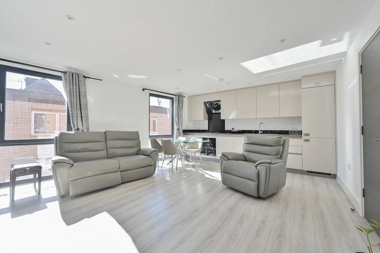 Harrow, HA3, photo 2
