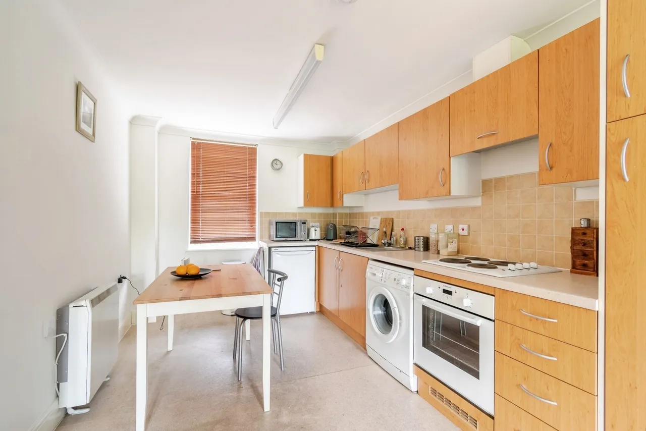Eveleigh Avenue, Bath, BA1, photo 3