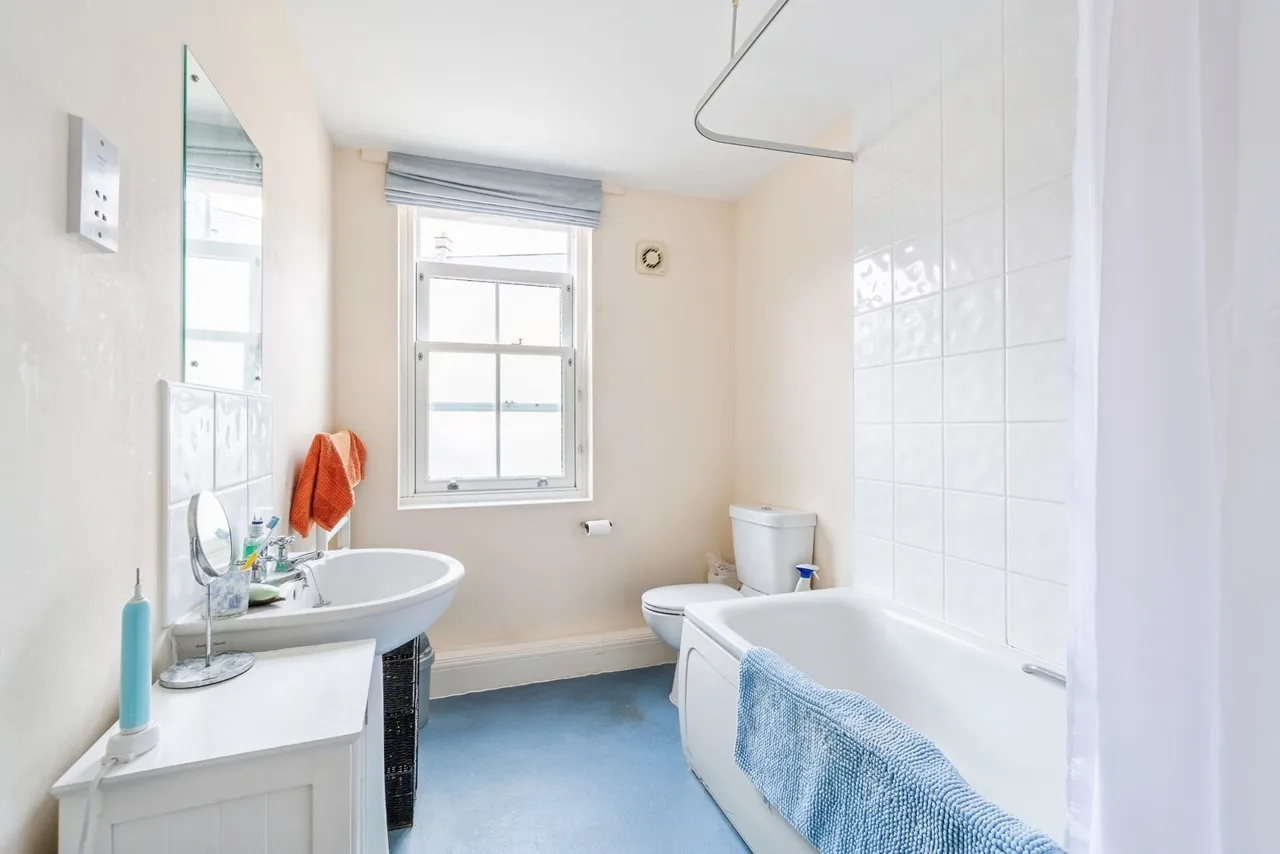 Eveleigh Avenue, Bath, BA1, photo 9
