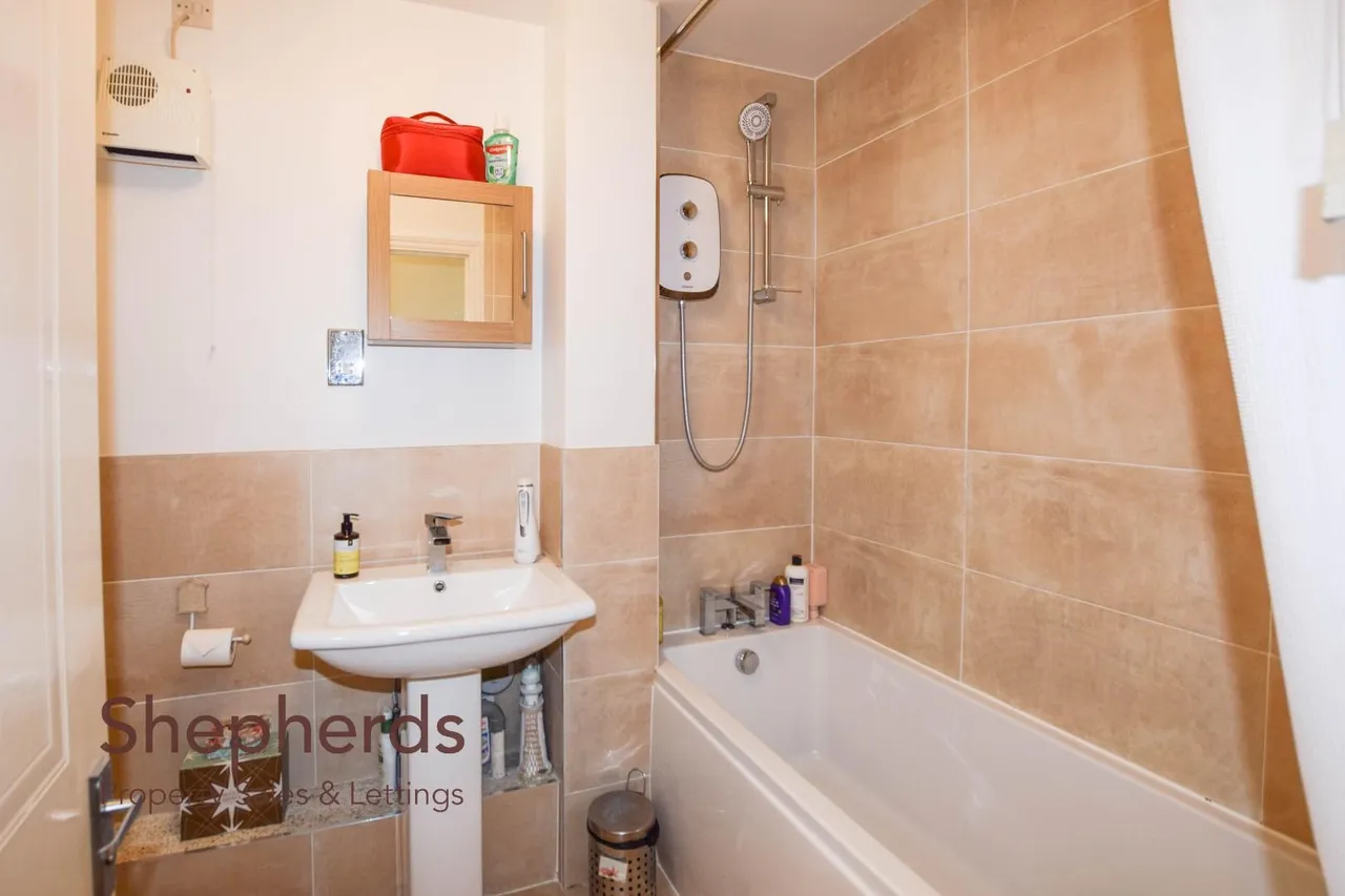 Turners Hill, Cheshunt, EN8, photo 8