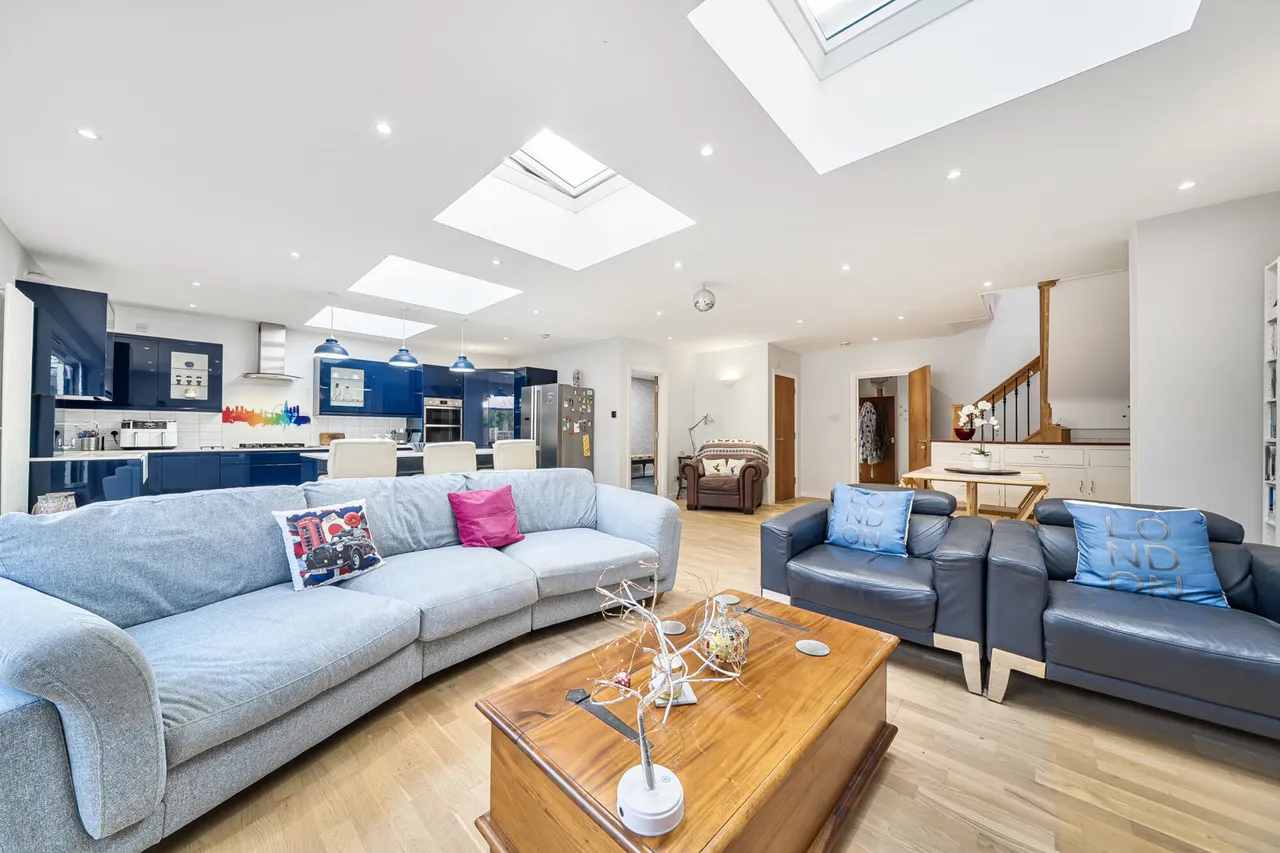 Ashley Close, Pinner, HA5, photo 4
