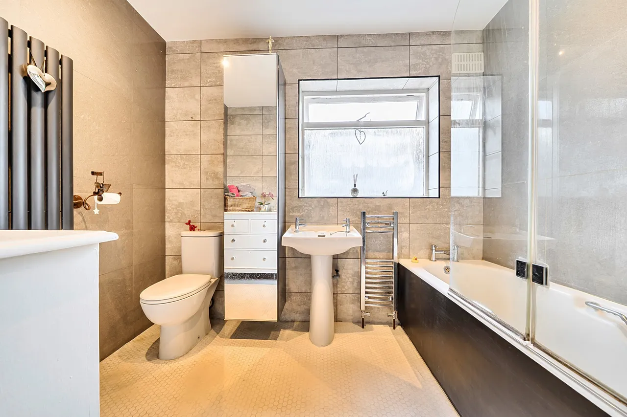 Ashley Close, Pinner, HA5, photo 10