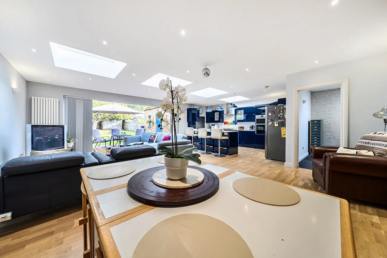 Ashley Close, Pinner, HA5, photo 2