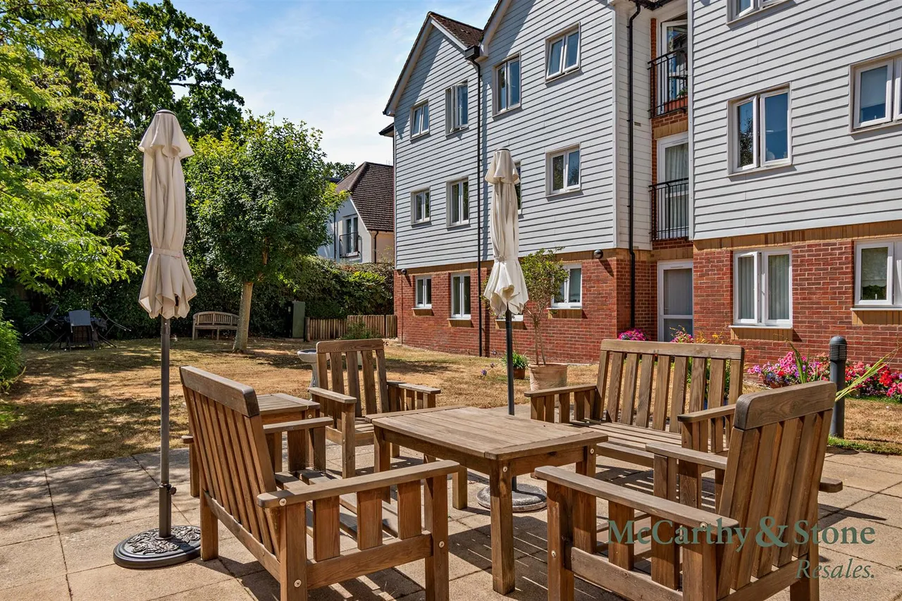Penlee Close, Edenbridge, TN8, photo 24