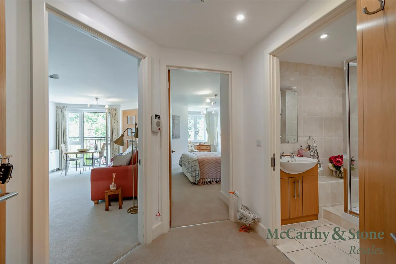 Penlee Close, Edenbridge, TN8, photo 15
