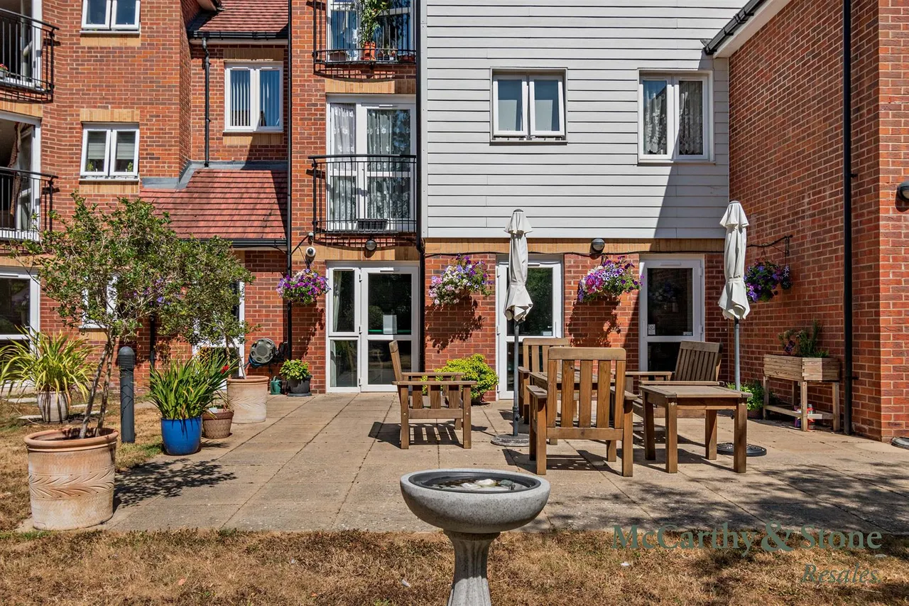 Penlee Close, Edenbridge, TN8, photo 22