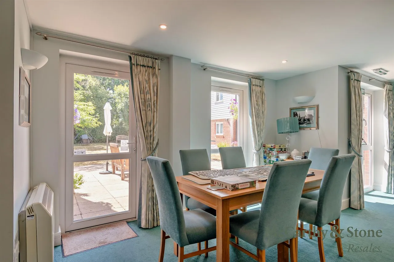 Penlee Close, Edenbridge, TN8, photo 21
