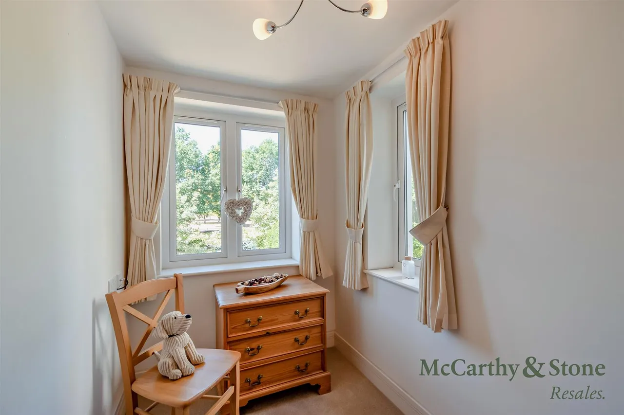 Penlee Close, Edenbridge, TN8, photo 11