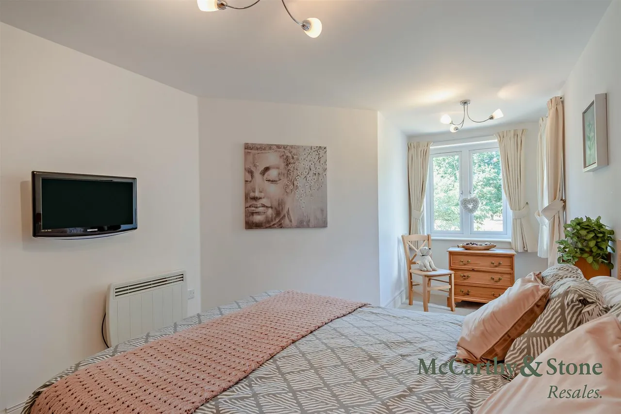 Penlee Close, Edenbridge, TN8, photo 13