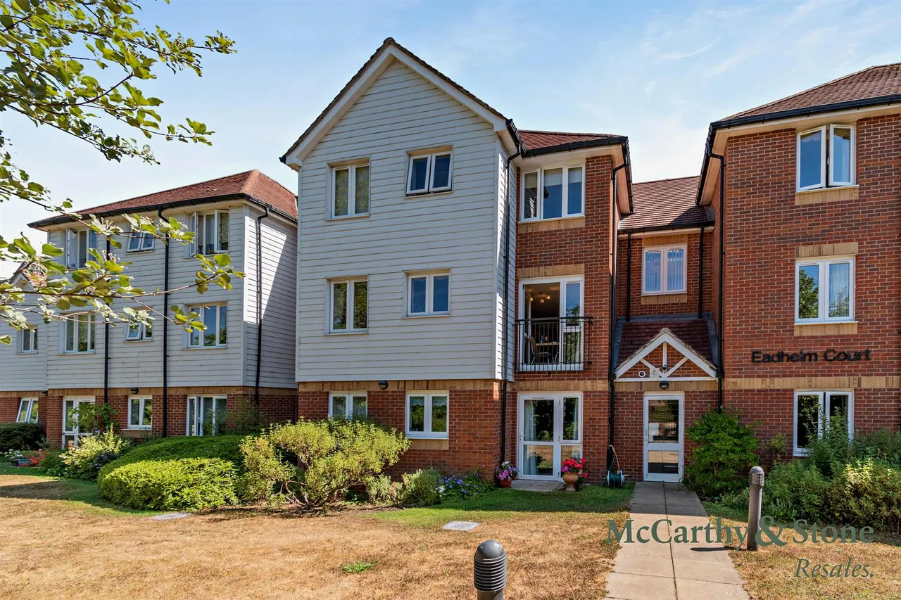 Penlee Close, Edenbridge, TN8, photo 25